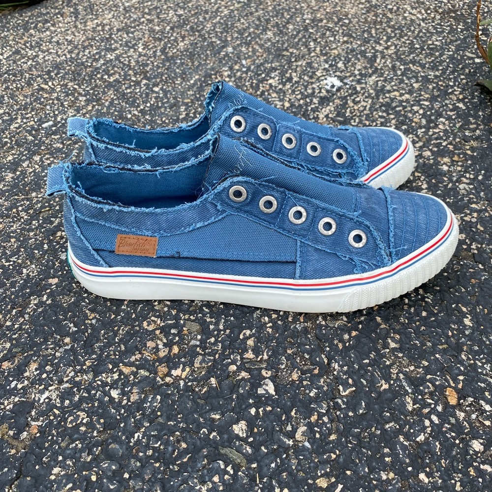 Blowfish sneakers by Malibu in Navy